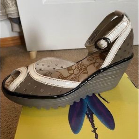 Fly London sandals - Picture 2 of 3